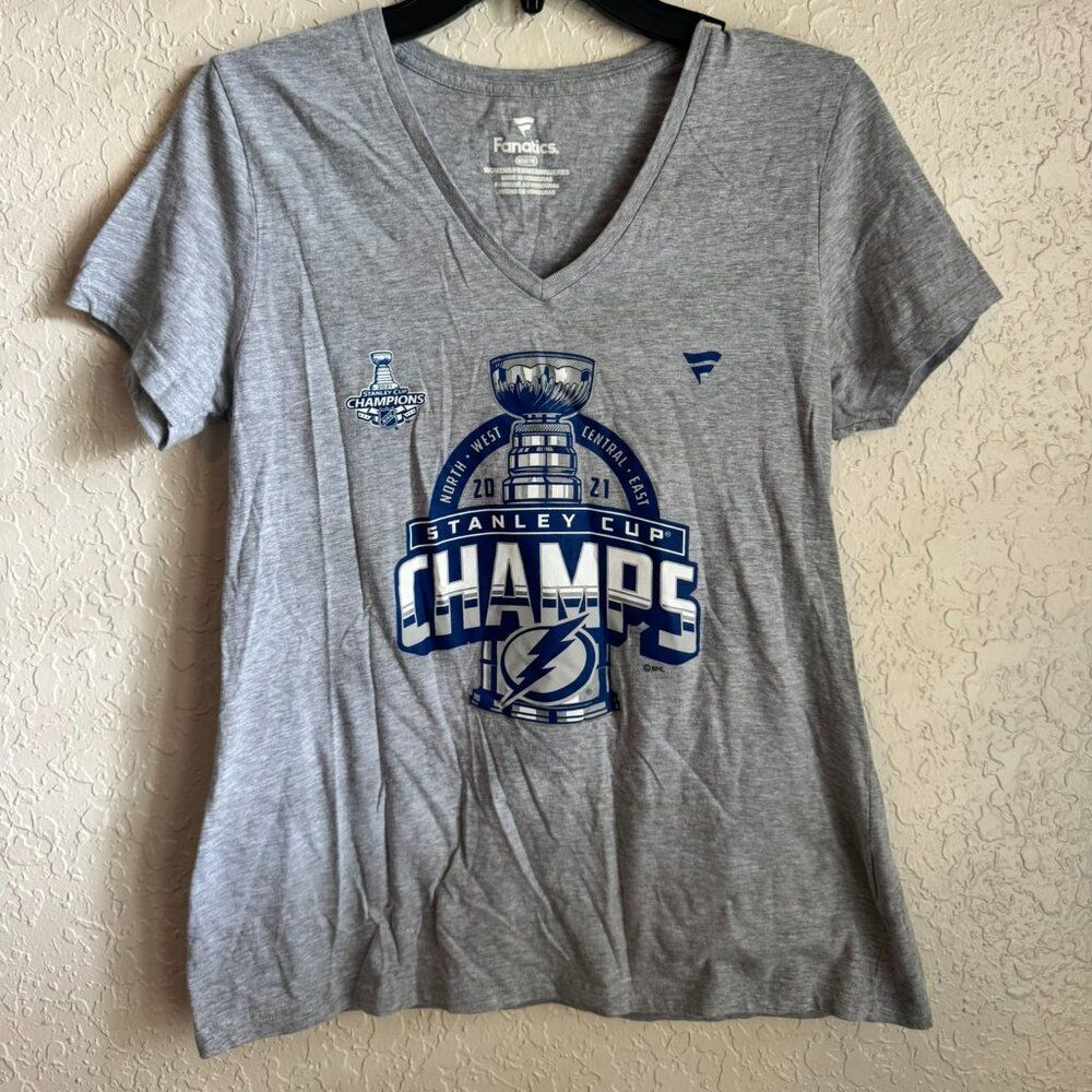 Tampa Bay Lightning 2021 Stanley Cup Finals Champions V-Neck Gray Medium